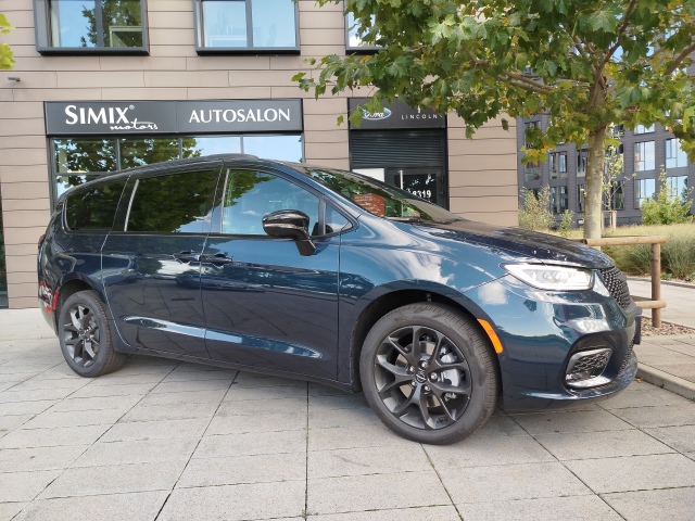 Chrysler Pacifica Limited AWD SKLADEM