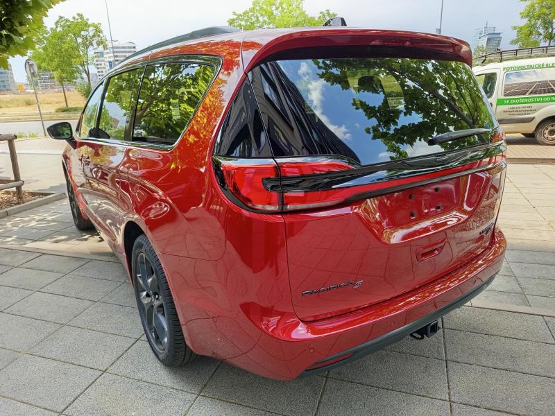 Chrysler Pacifica